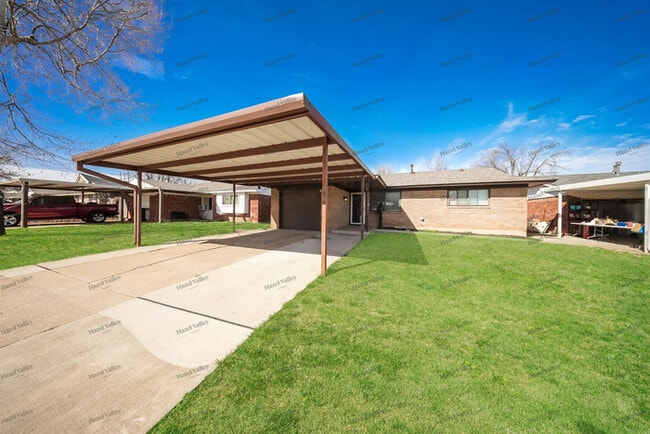 Photo - 613 Mark Dr House