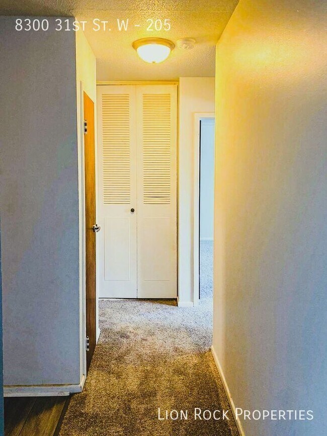 Foto del edificio - 8300 W 31st St