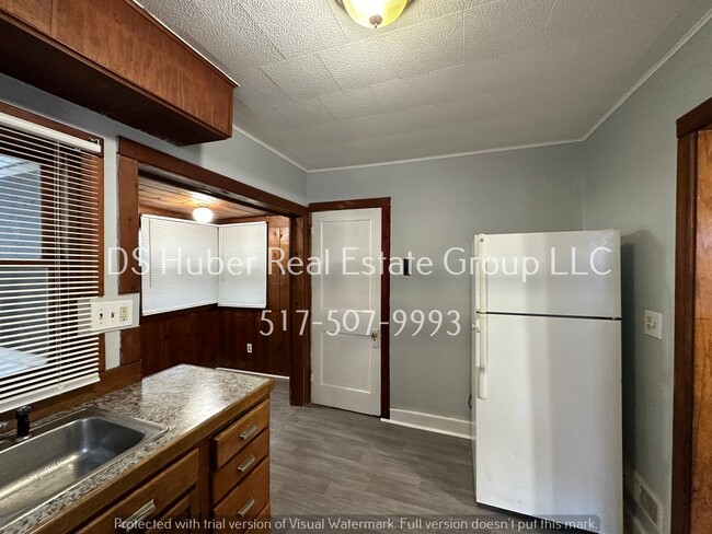 Building Photo - 1415 Lansing Ave