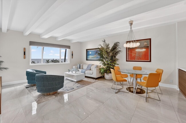 Building Photo - 250 S Ocean Blvd