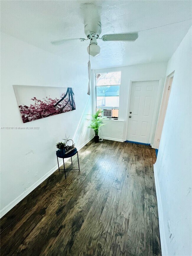Foto del edificio - 2370 NE 136th Terrace
