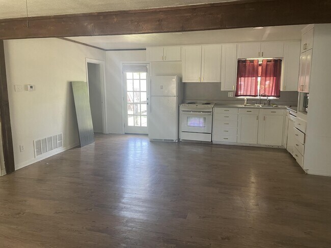 Foto del edificio - 3319 Sherwood Ln