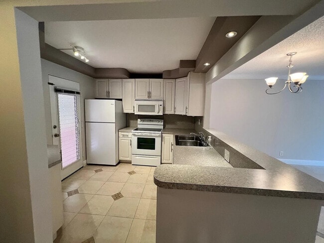 Building Photo - 403 NW 68th Ave