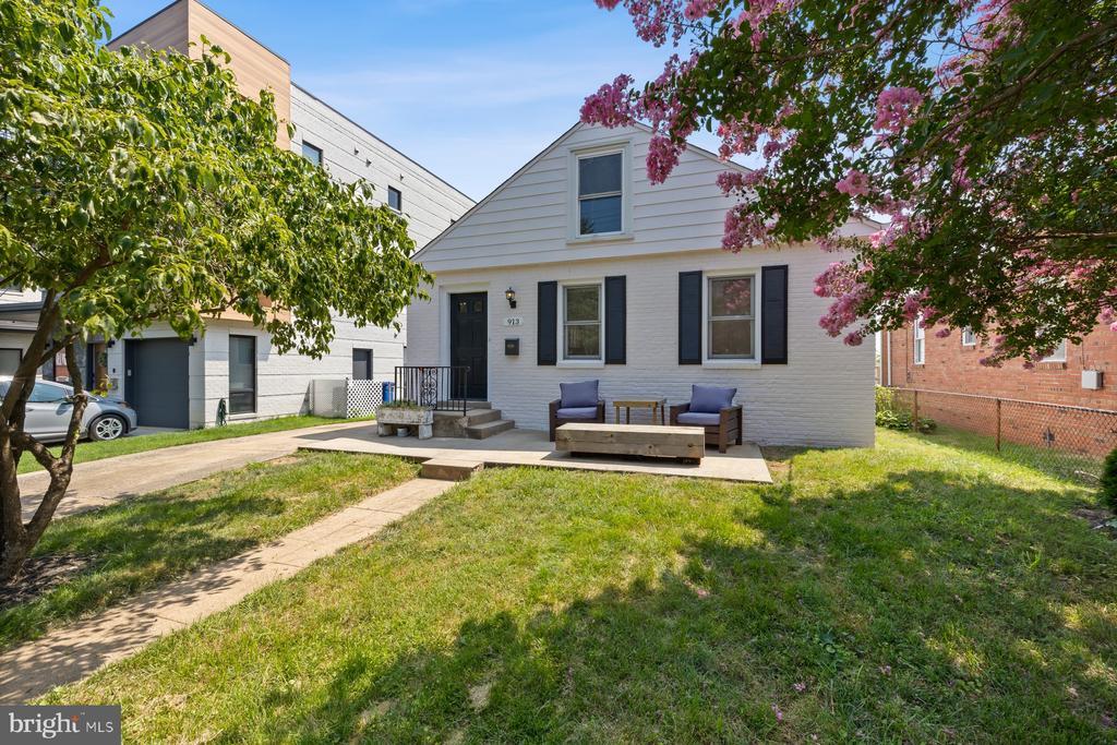 Foto principal - 913 S Oak St