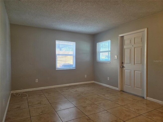 Foto del edificio - 2410 W Cypress St