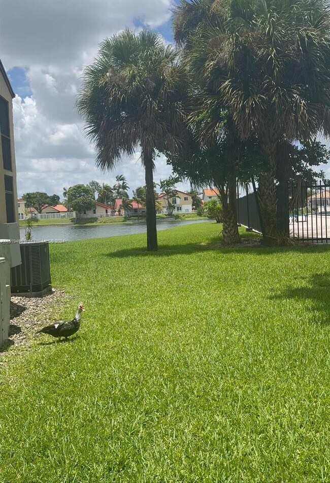 Foto del edificio - 8245 NW 191st St