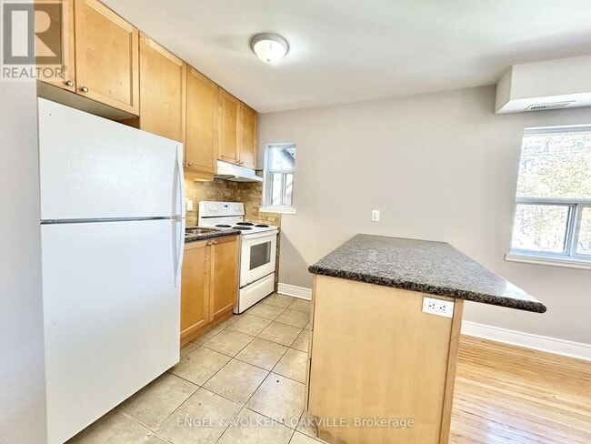 Building Photo - 9 Thirty Third St