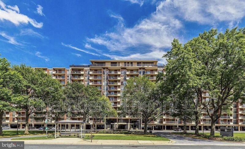 Primary Photo - 1300 Army Navy Dr