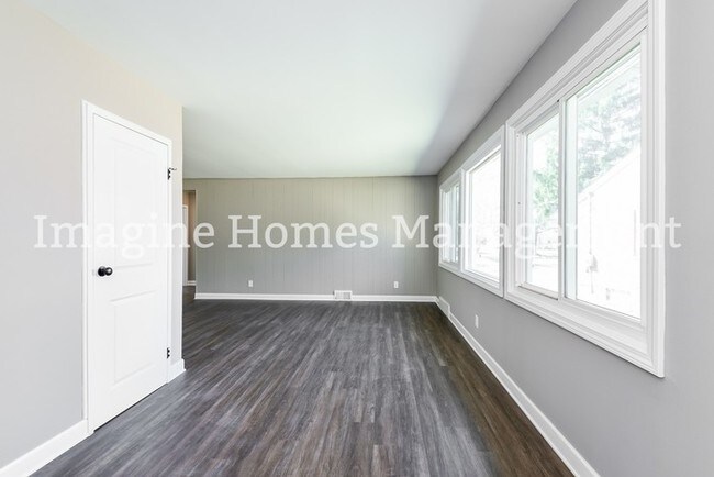 Building Photo - Newly Remodeled 3 Bedroom Ranch in Solon