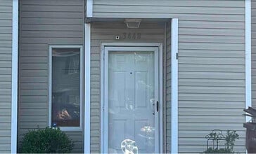 Building Photo - 3448 Bruin Dr