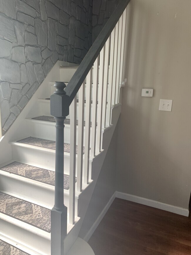 Foto del edificio - 64 Bidlack St