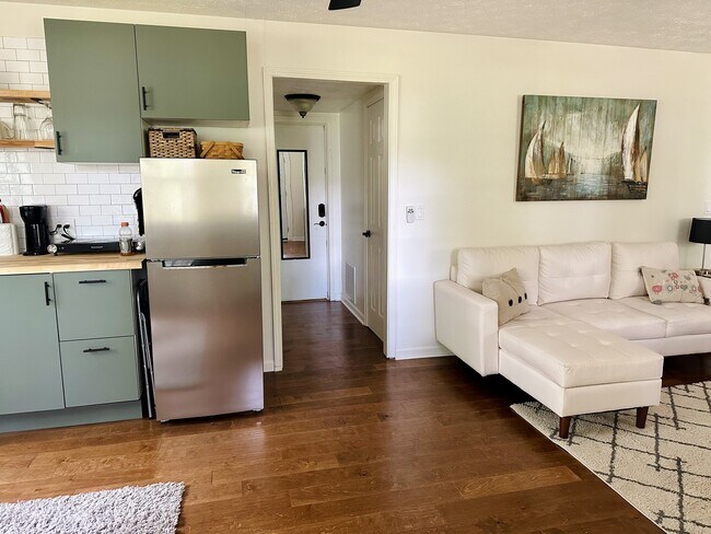 Foto del edificio - 947 Lake Dr SW