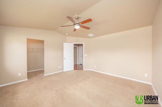 Foto del edificio - 2112 W Summit Pkwy