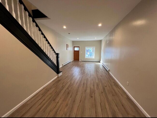 Spacious dining room area - 1653 N Smallwood St