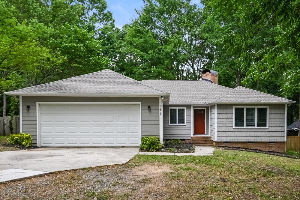 Foto principal - 9905 Holly Tree Dr