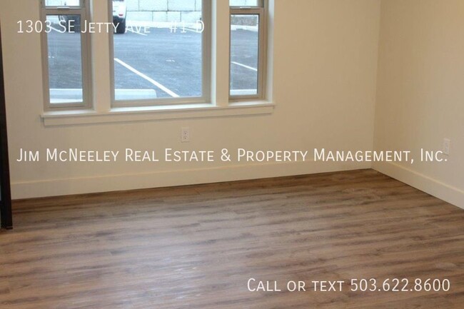 Building Photo - Lower level 2 bed/ 1 bath with 1 Assigned ...