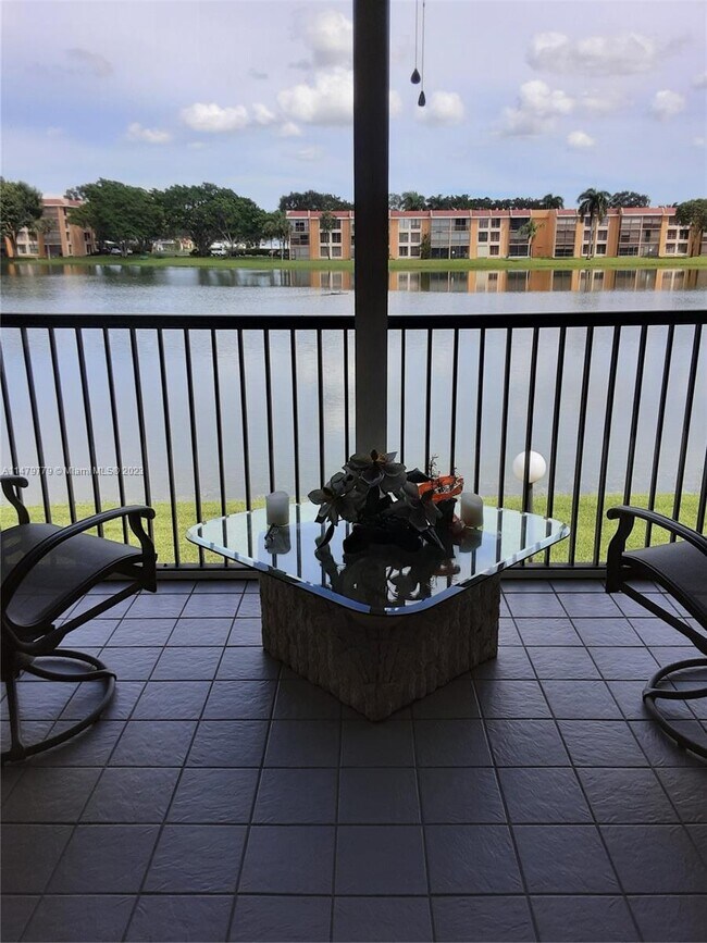 Building Photo - 6323 Coral Lake Dr