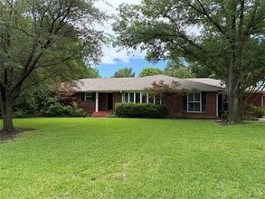 Building Photo - 6536 Dykes Way