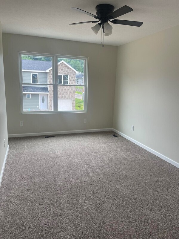 Building Photo - 359 Orchard Park