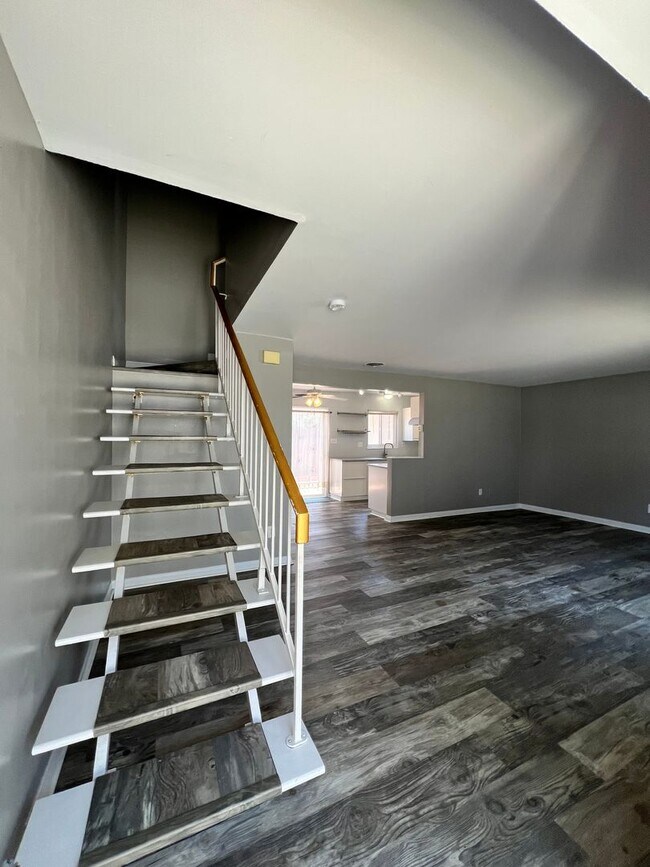 Foto del edificio - 1552 Elm Ave