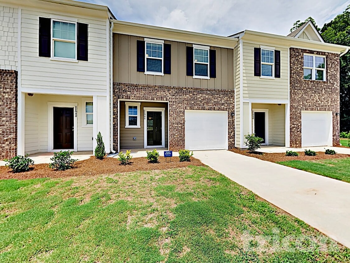 Foto principal - 11946 Fuller St