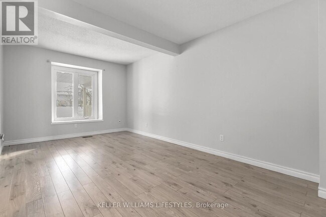 Building Photo - 55 Ashley Crescent