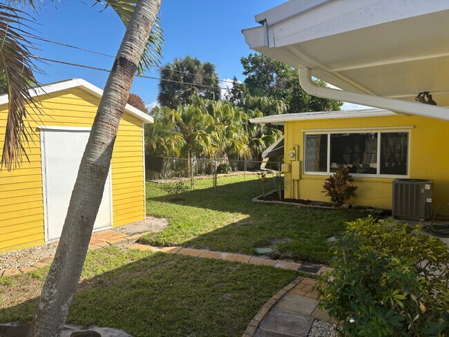 Building Photo - 3393 NE Sandra Dr