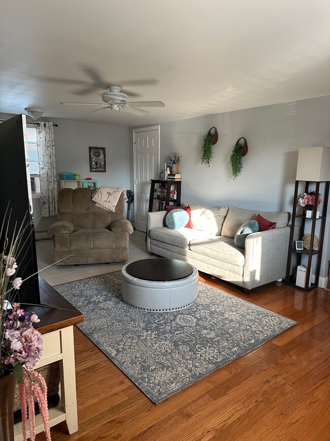 living room - 45 Pearl St