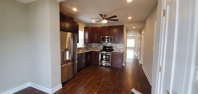 Foto del edificio - 4138 W Barry Ave