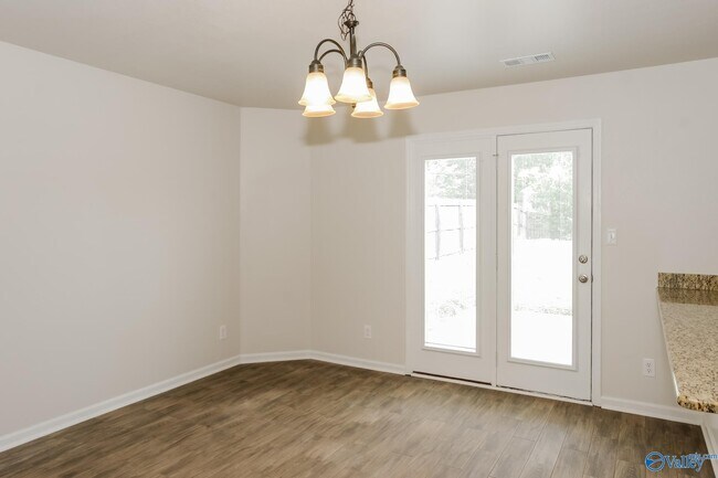 Foto del edificio - 129 Forestbrook Dr