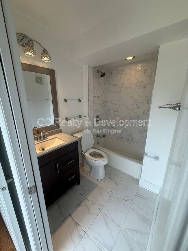 Foto del edificio - 5125 N Mason Ave