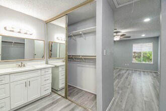 Building Photo - 12663 Wellington Park Dr