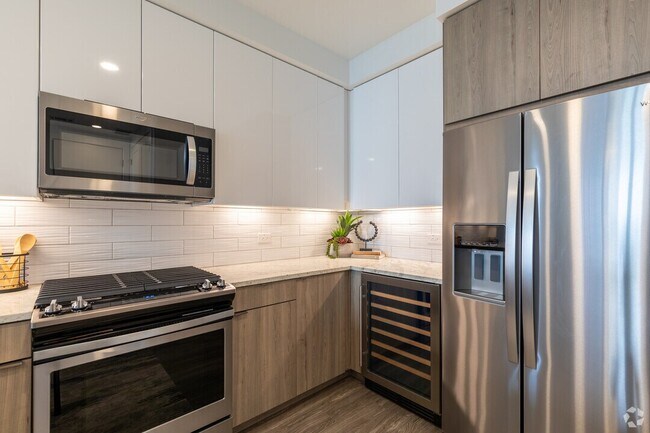 Foto del edificio - 8 Weeks Rent-Free in Uptown Luxury!