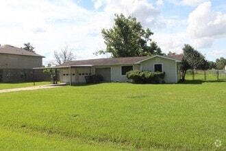 Building Photo - 1117 Hoelewyn Dr