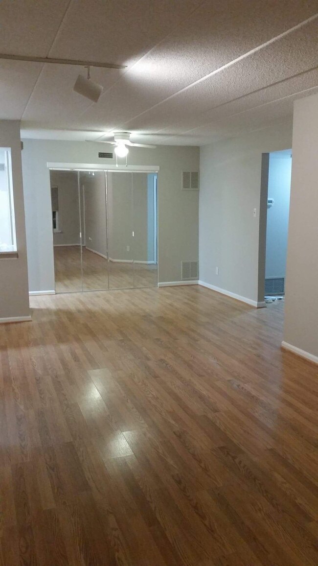 Comedor - 313 Glen Ln