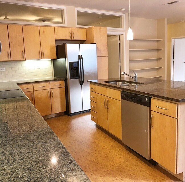 Building Photo - Luxe 1-Bed Apartments: Modern Comfort in U...