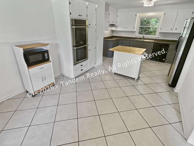 Building Photo - 406 Ritchie Dr