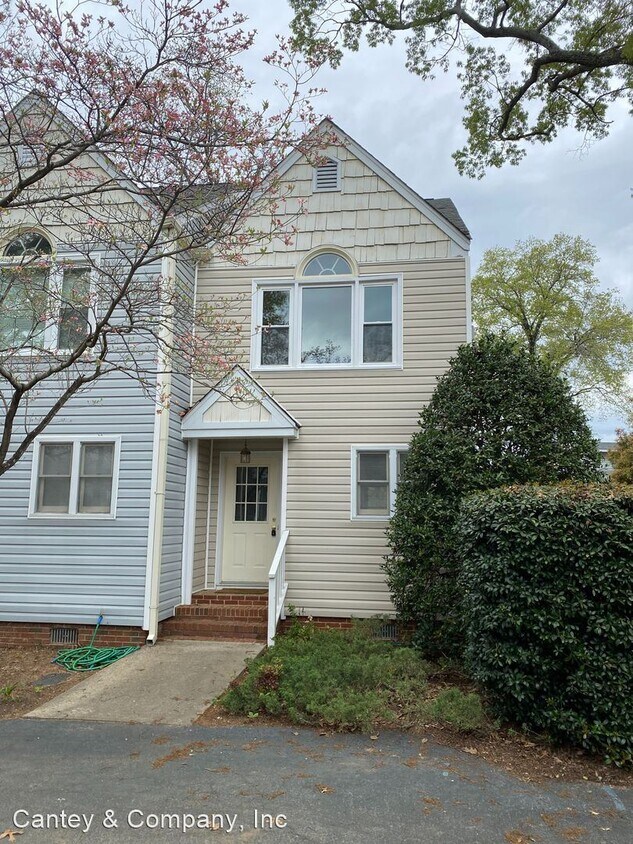 Primary Photo - 2 br, 1.5 bath House - 920 Woodrow Street ...