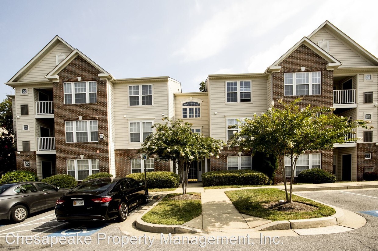 Foto principal - 3038 Hunting Ridge Dr