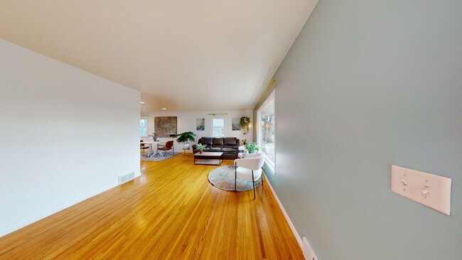 Living Room - 2600 Xylon Ave S
