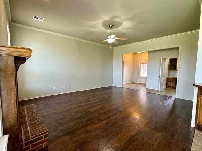 Foto del edificio - 15705 Creek Heights Dr