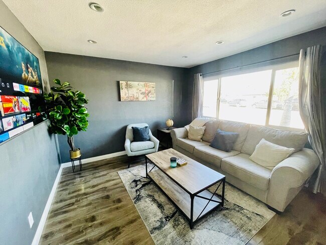 Foto del edificio - 8627 Ramona Blvd