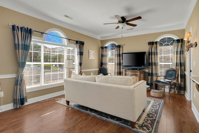 Foto del edificio - 4745 Wild Iris Dr