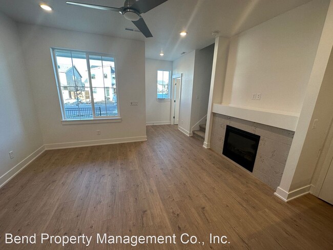 Building Photo - 3 br, 2.5 bath House - 3009 NE Red Jasper Pl.