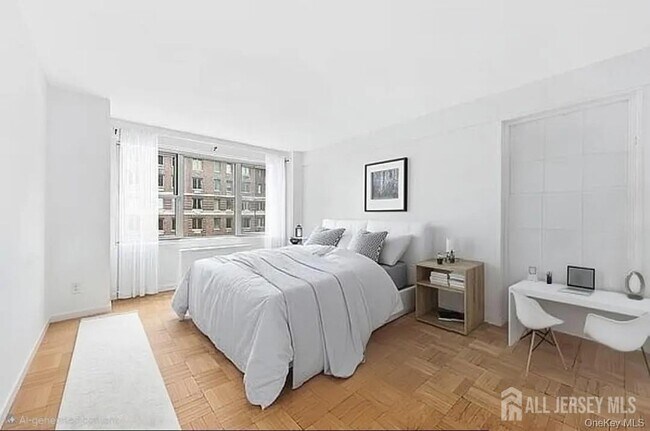 Foto del edificio - 77 W 55th St