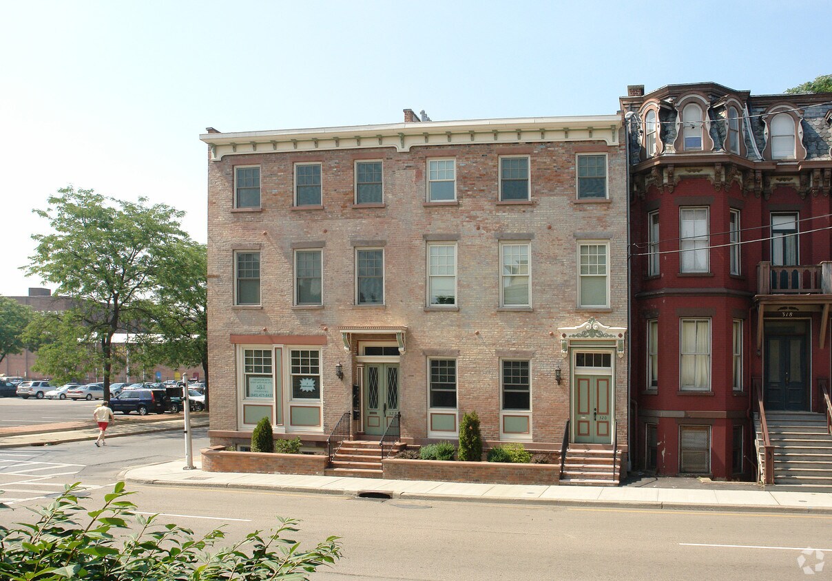 Foto del edificio - 320 Mill St
