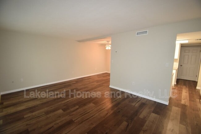 Foto del edificio - 2720 S San Gully Rd