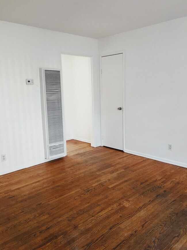 Foto del edificio - 6132 Carlos Ave