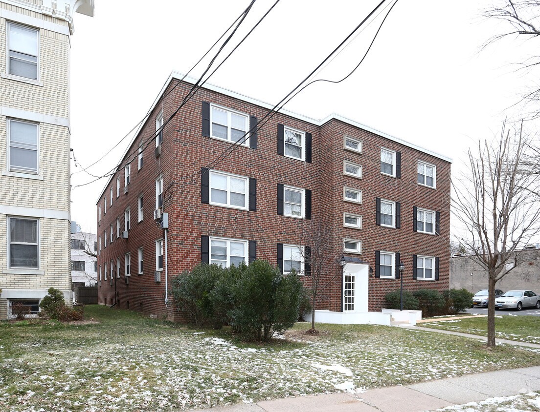 Primary Photo - 18 Sherman St