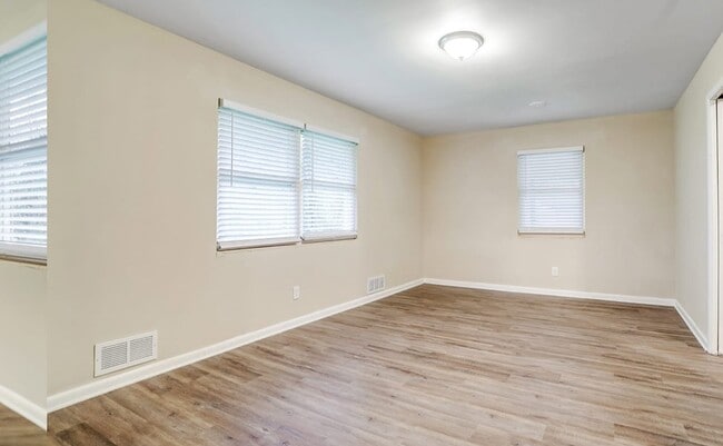 Building Photo - 2138 Springdale Rd SW
